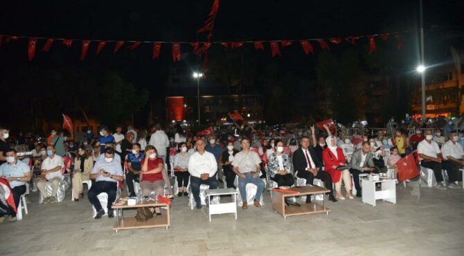 15 Temmuz etkinliğinde İzmir Marşı krizi