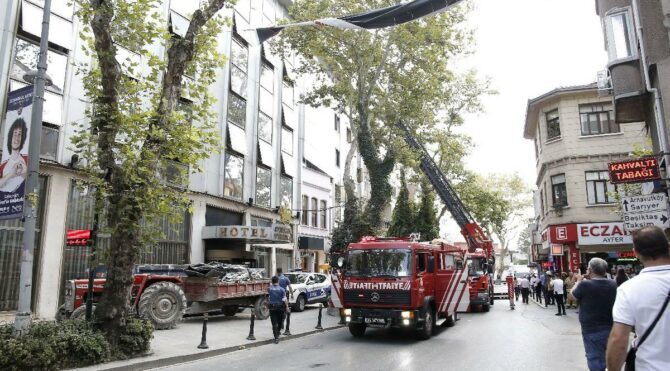 Ortaköy’de otel yangını: Dumanlar Anadolu yakasından görüldü